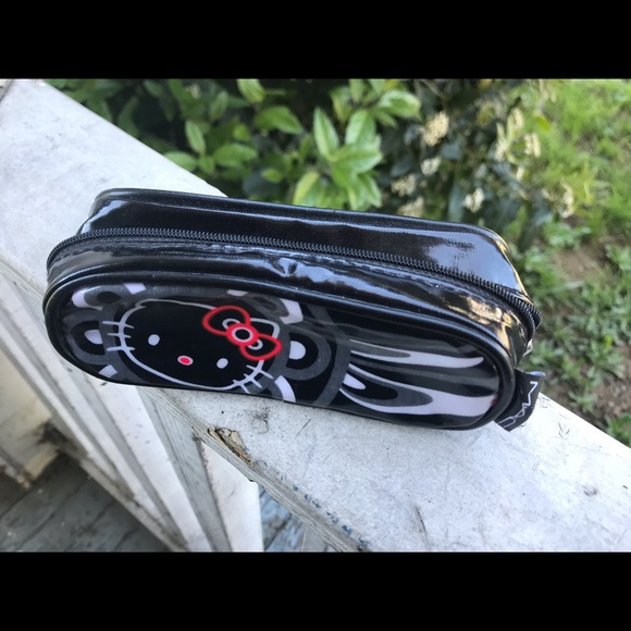 Mac Cosmetics Hello Kitty Collection Lipstick bag - Picture 2 of 3